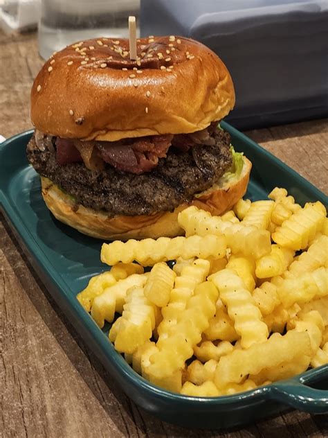 cheeseburger bataan|The Best Burgers in Bataan Province .